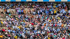 ಮಹಾರಾಷ್ಟ್ರ: ಇಬ್ಬರು ಬಾಲಕಿಯರ ಮೇಲೆ ಲೈಂಗಿಕ ದೌರ್ಜನ್ಯ ಖಂಡಿಸಿ ಭಾರೀ ಪ್ರತಿಭಟನೆ; ಶಾಲಾ ಕಟ್ಟಡ ಧ್ವಂಸ